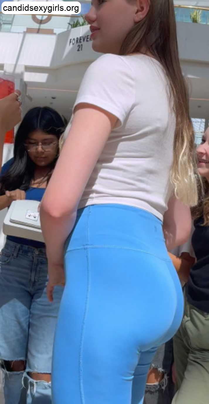 Another EPIC JB Teen Ass In Blue Leggings Part2